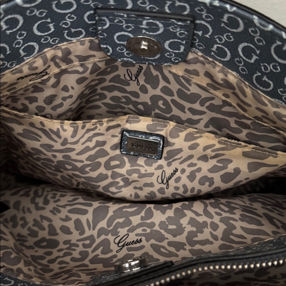 GUESS Gray Patterned Satchel - Picture 4 of 8